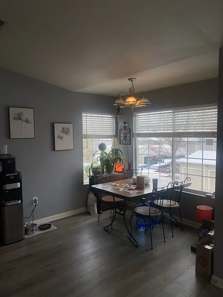 3 bed, 2.0 bath, 1291 sqft, $2,100 — Photo 3