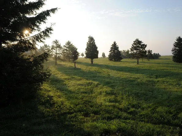 614 Lakeshore Dr, Kewaunee, WI 54216