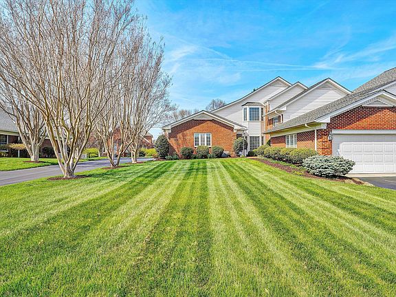 2nd image of 3345 Kingsbury Cir SW