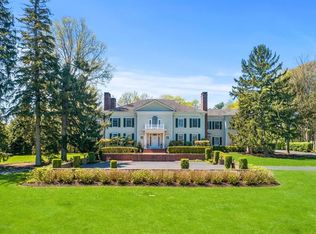 8 Sycamore Ln, Rumson, NJ 07760