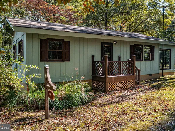 99 Evergreen Dr, Lancaster, VA 22503
