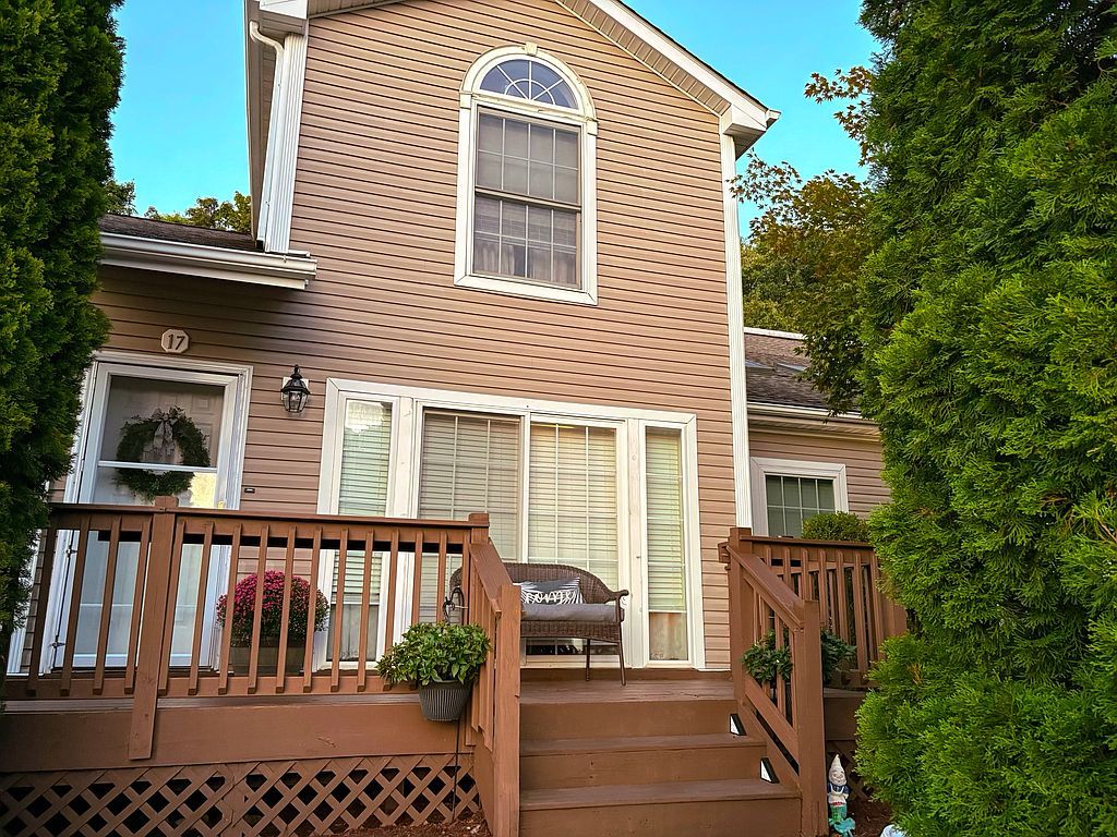 17 Pembrooke Ct - Property Image