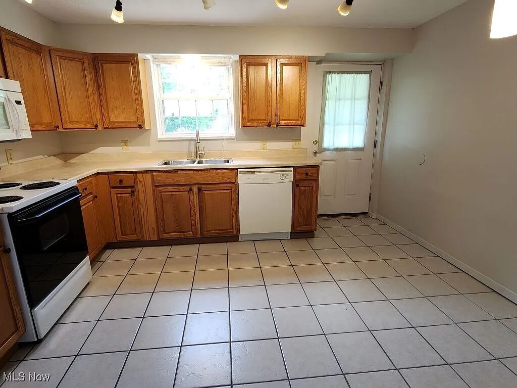 2 bed, 750 sqft, $1,400 — Photo 4