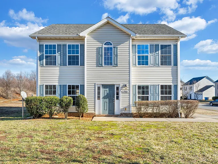 2501 Willow Walk Dr NW — Photo 1