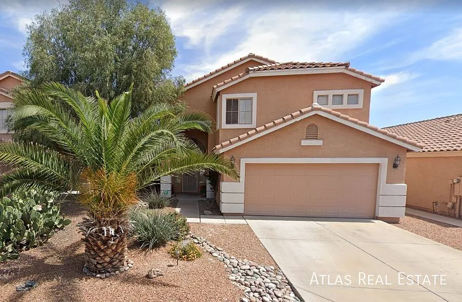 Striking 4 Bed/3 Bath home in Maricopa County! Features Private Pool! — Photo 1