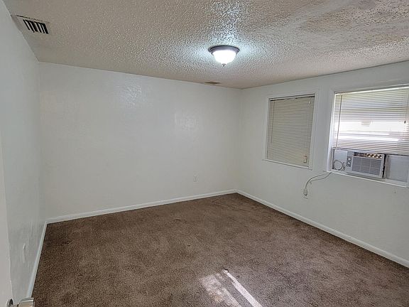 5th image of 1701 Woodward Dr #1