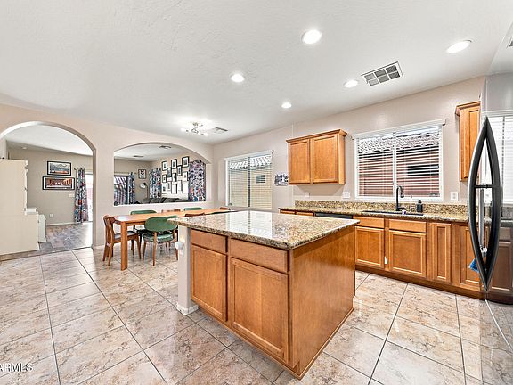 3rd image of 16999 W MAGNOLIA Street