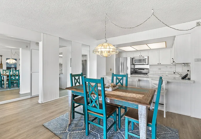 4944 Cass St #702 — Photo 4