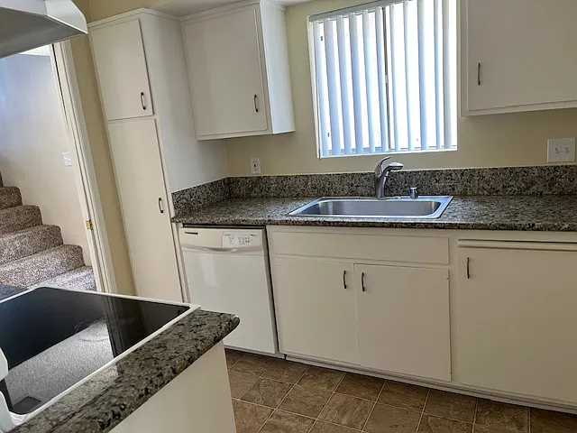 1835 W Malvern Ave — Photo 25