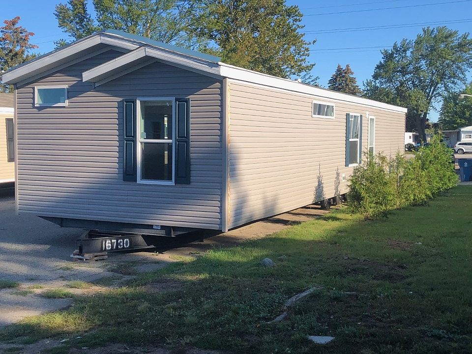 2nd image of 333 E Lakewood Blvd #76