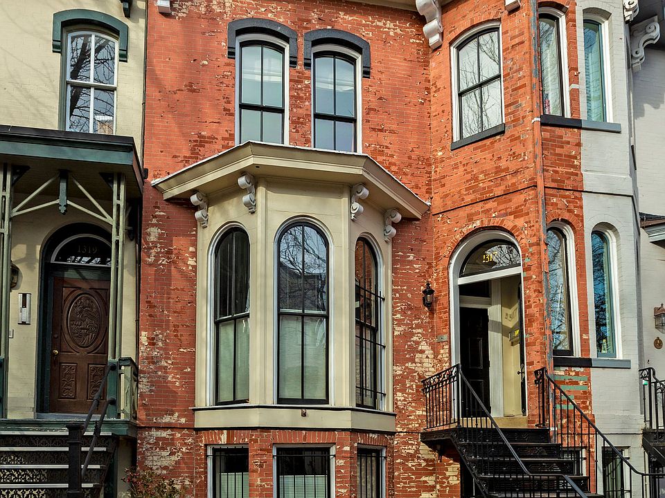 the apt is just above the bay window