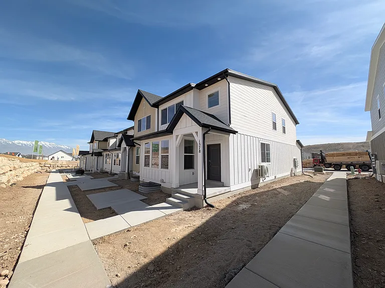 1578 W Viola Ln — Photo 4