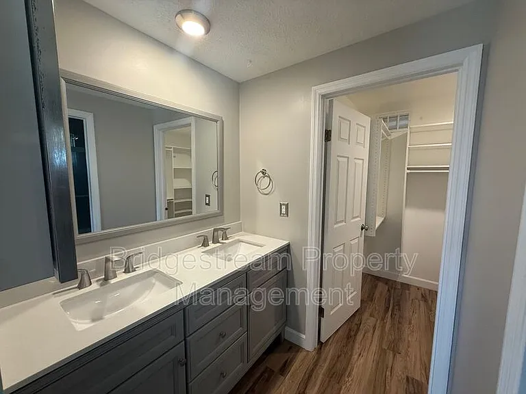 7611 Blossomview Ct — Photo 12