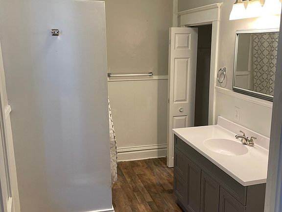 3rd image of 124 S Main St #126.5