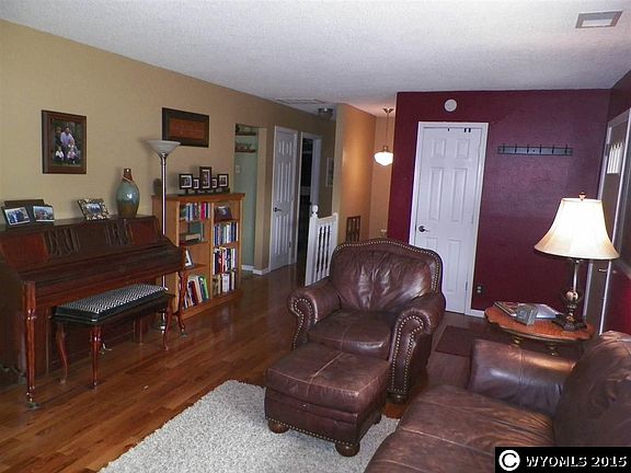 4th image of 2421 Brentwood Dr