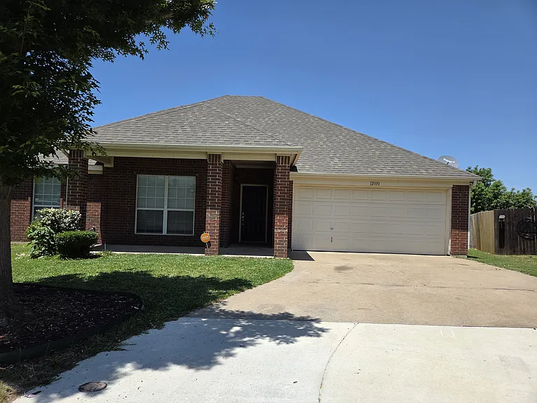 12100 Worthwood St — Photo 4