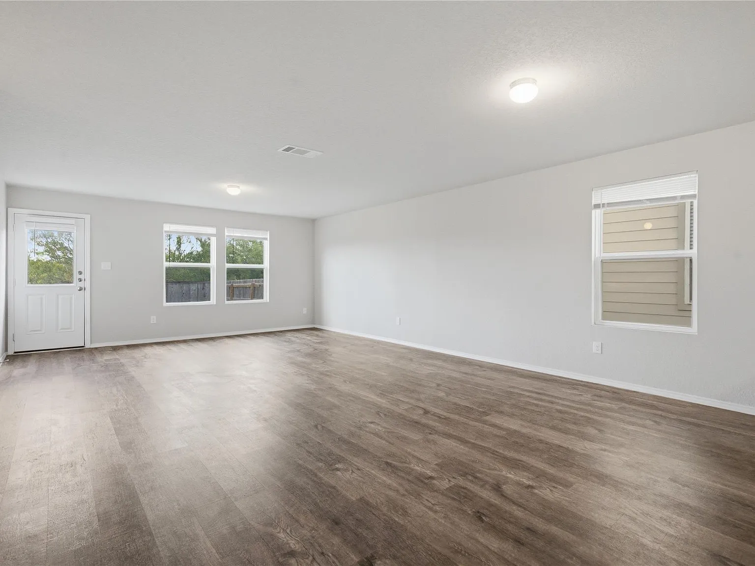 3 bed, 2.0 bath, 1464 sqft, $1,495 — Photo 3