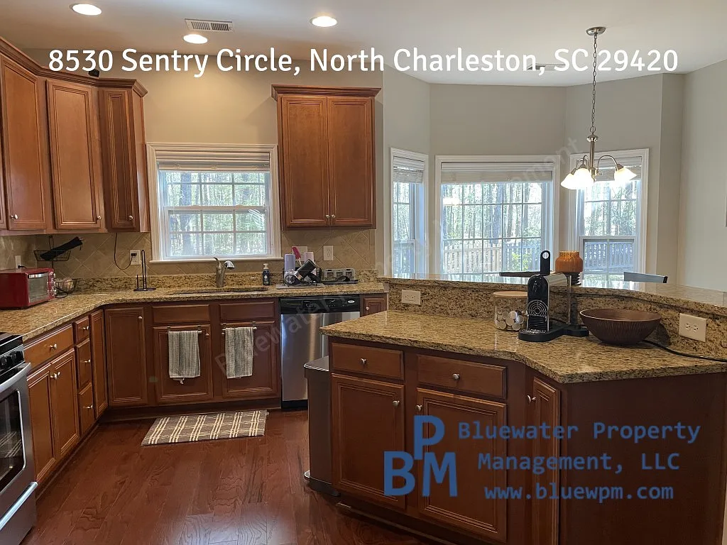 Building Photo - 8530 Sentry Cir