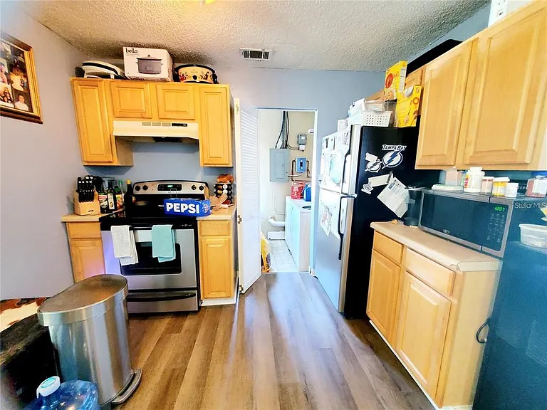 430 1st Ave NE — Photo 7