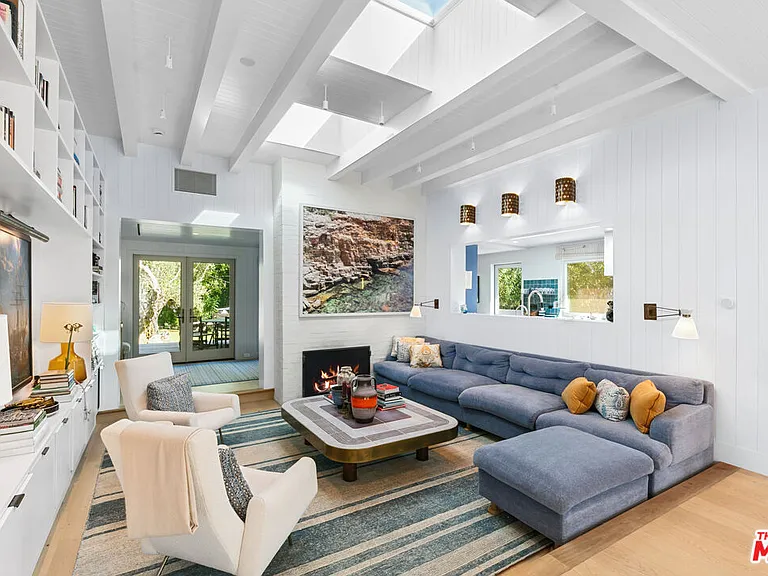 7038 Dume Dr — Photo 11