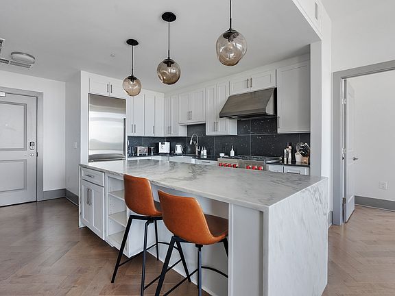 4th image of 1616 W End Ave #2011