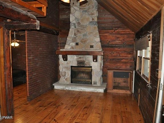 4th image of 9339 Fairmount Way