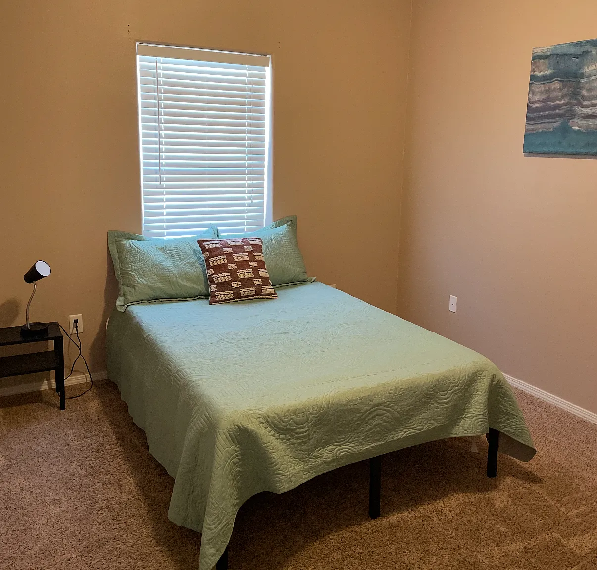 4 bed, 2162 sqft, $4,650 — Photo 4