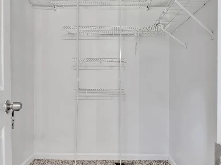 427 Sierra Ct — Photo 10