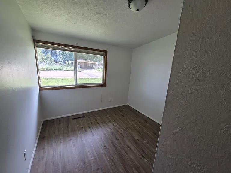 2215 Terrace Dr — Photo 8