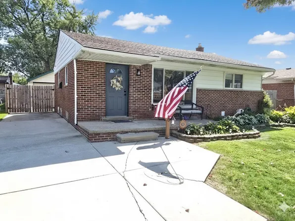 32020 Thorncrest St, Saint Clair Shores, MI 48082