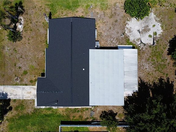 2nd image of 237 SW 44th St