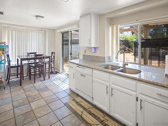 3rd image of 39782 Knollridge Dr