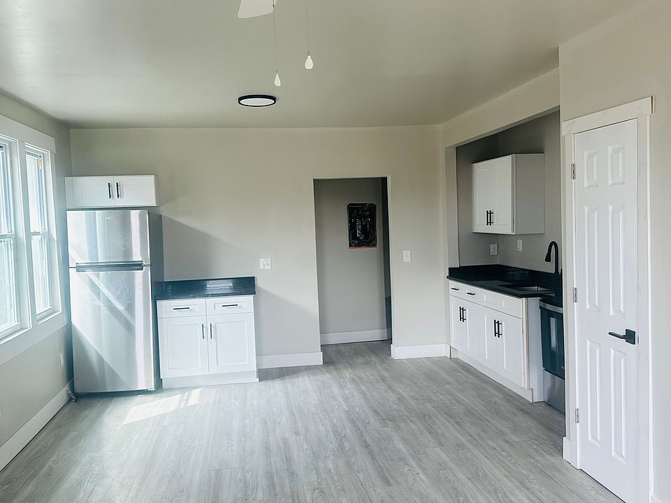 Open floor plan, living room
