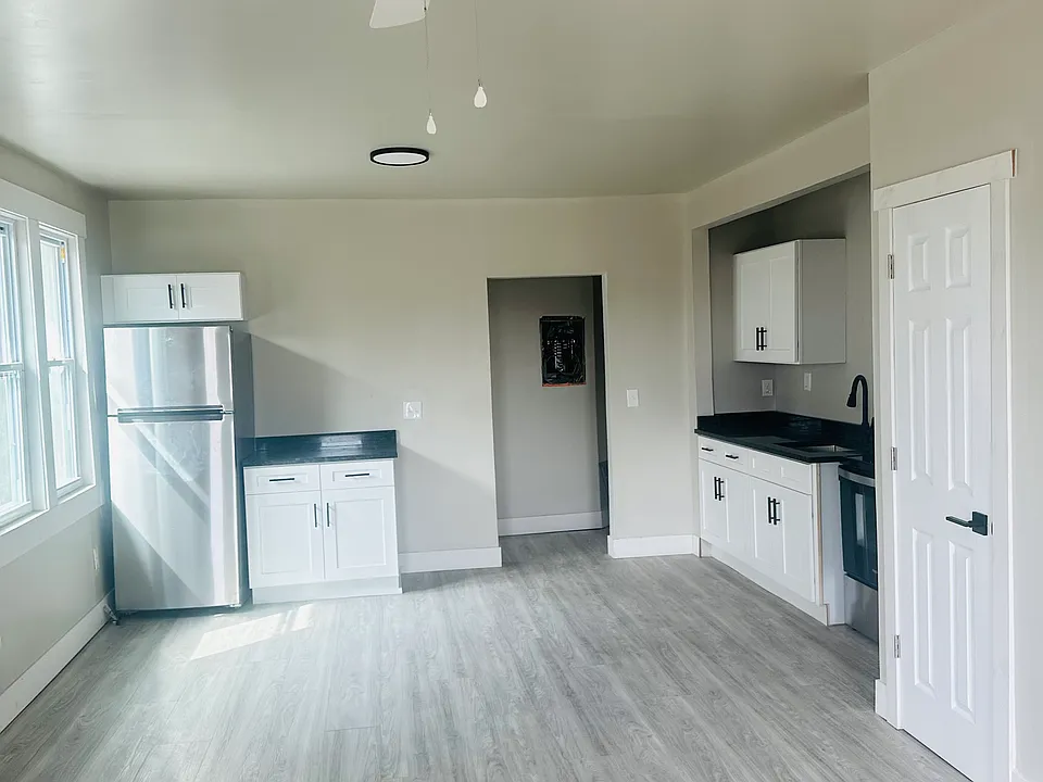 Open floor plan, living room