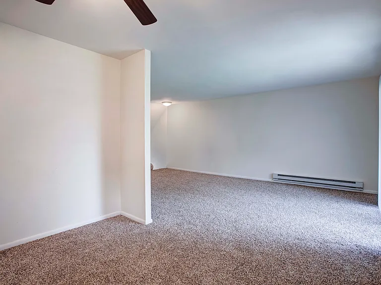 Silver Lake Manor — Photo 11
