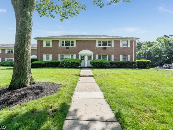 4 Manchester Ct, Wayne Twp., NJ 07470