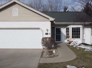 312 Golfview Ln, Elk Rapids, MI 49629