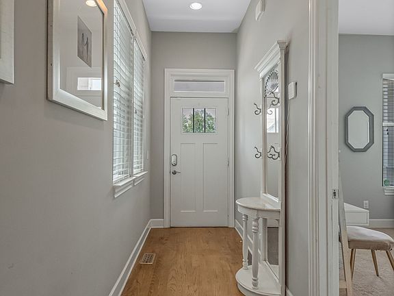 3rd image of 408B Saint Francis Ave