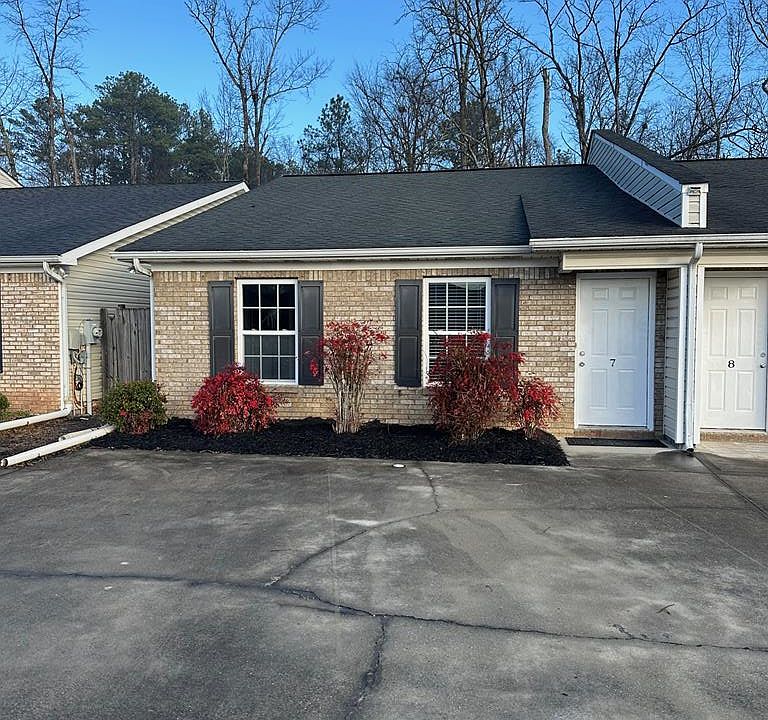 1st image of 1025 Orchard Way