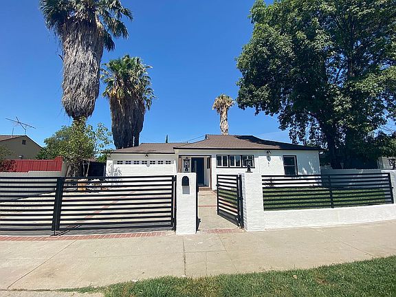 2nd image of 8161 Encino Ave