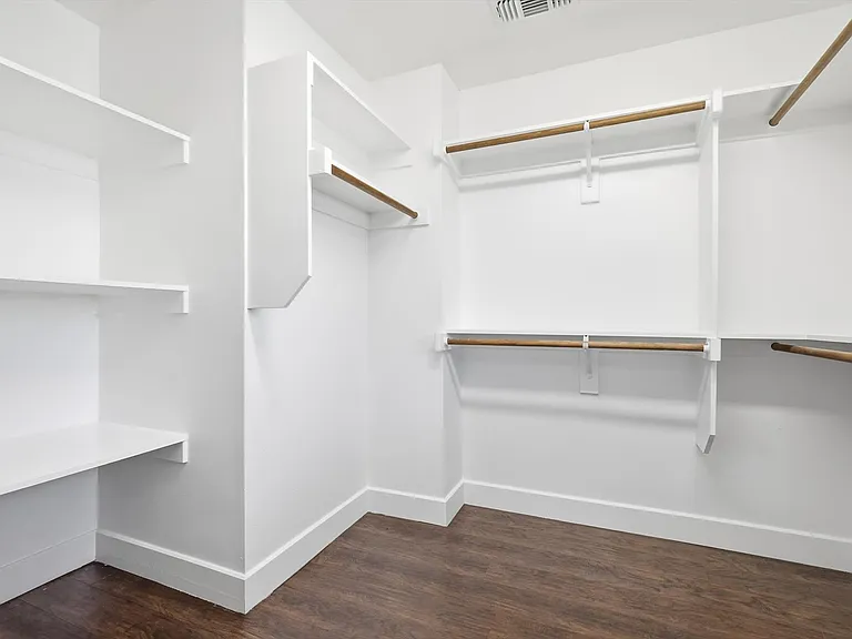 6207 Royal Ln — Photo 13