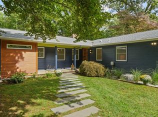 22 Laurel Hill Rd, East Greenwich, RI 02818