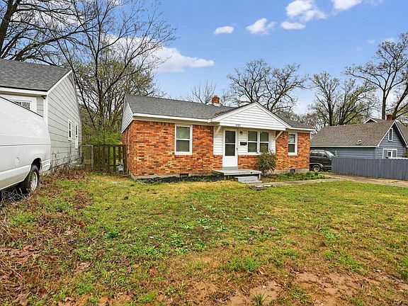 3rd image of 1032 Parkland Rd