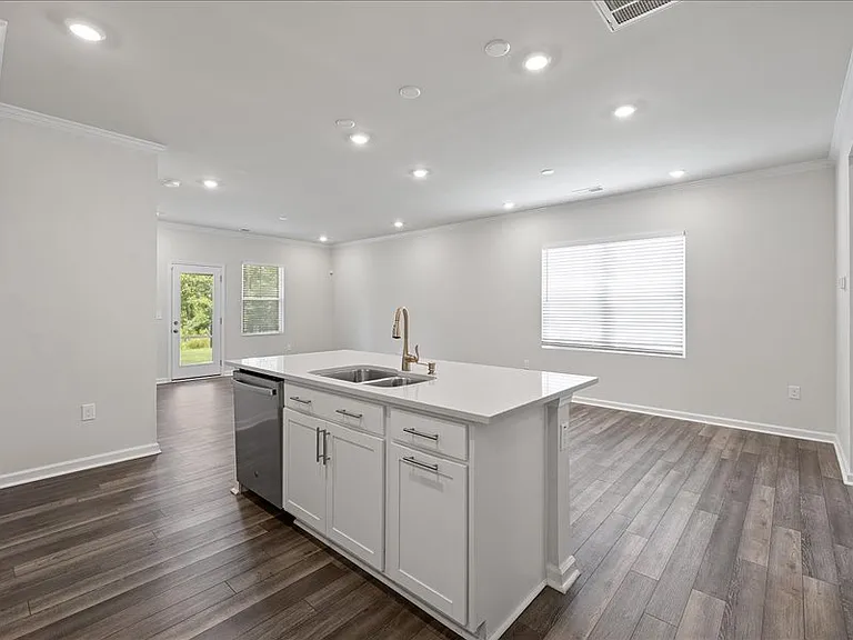 5914 Woodlawn Dr — Photo 16