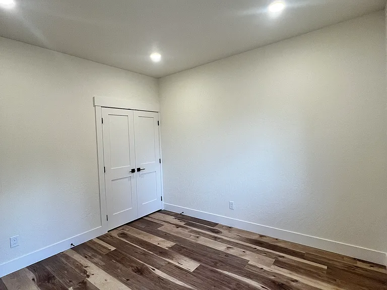1702 E Metler Ln — Photo 26