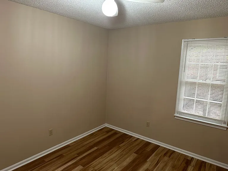 225 Dyers Hall Rd — Photo 12