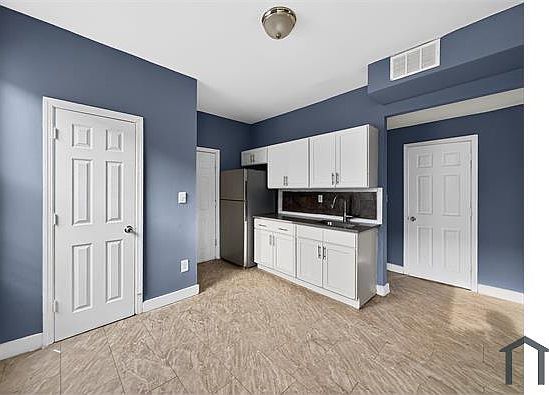 3rd image of 213 Hunterdon St Floor 2