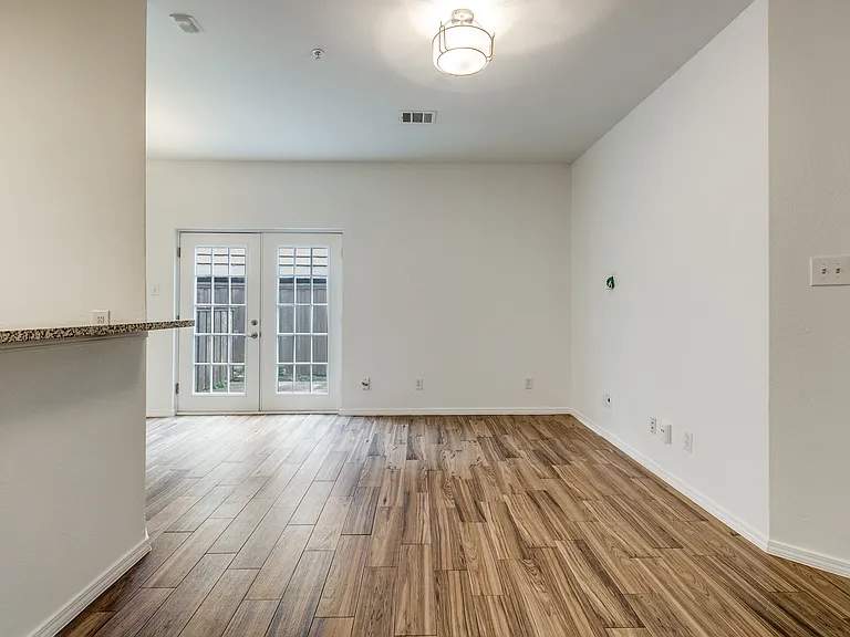 2825 Reagan St #A — Photo 2