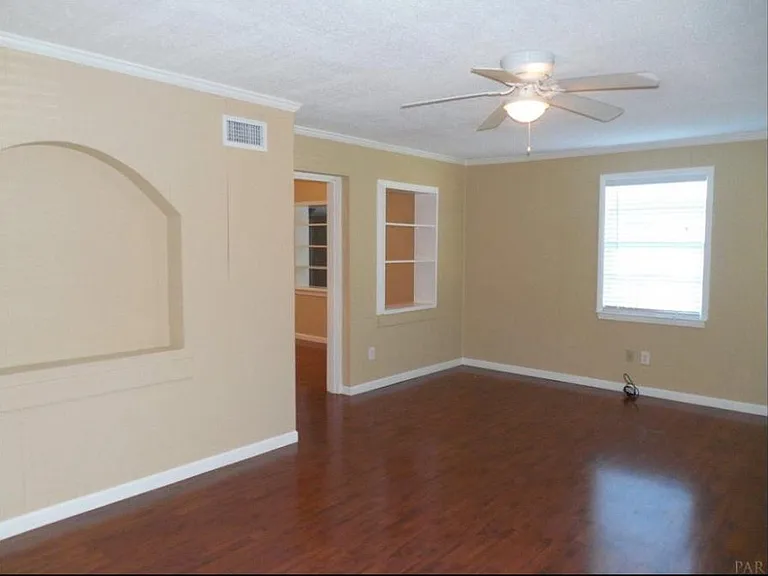 1407 N 48th Ave — Photo 19