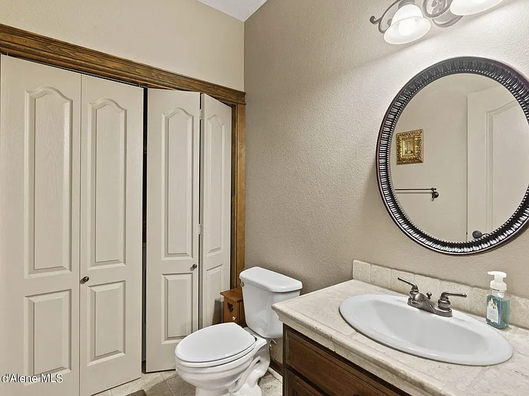 1315 E Mordyl Loop — Photo 19